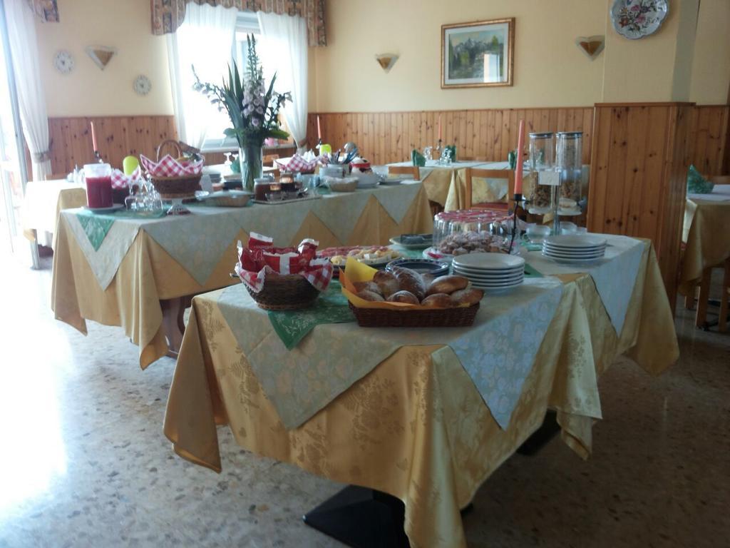 Hotel Serena Spiazzi Di Caprino Zewnętrze zdjęcie